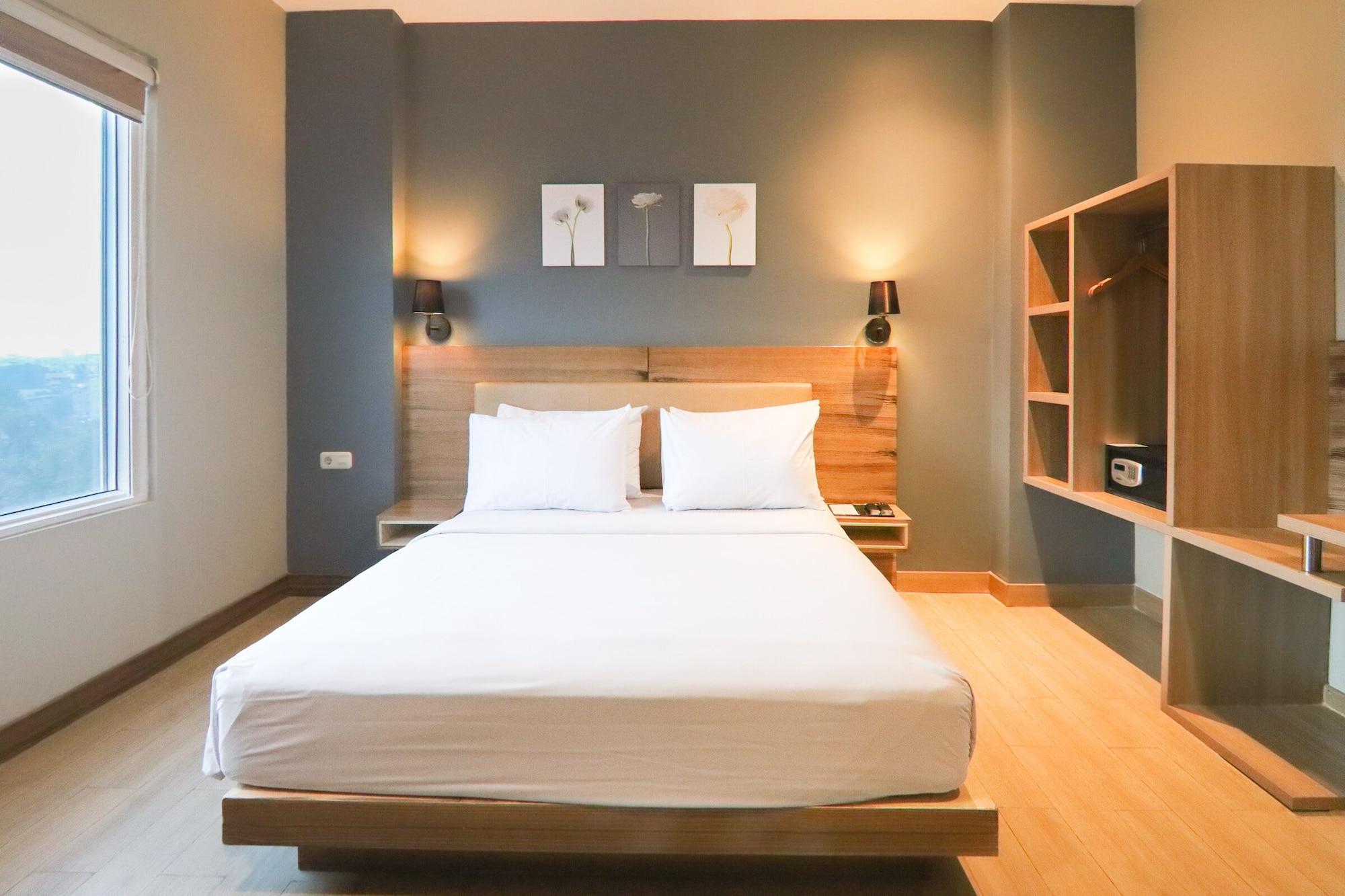 U Stay Hotel Mangga Besar Giacarta Esterno foto