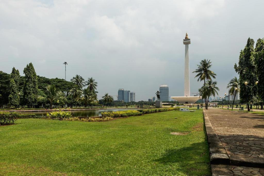 U Stay Hotel Mangga Besar Giacarta Esterno foto