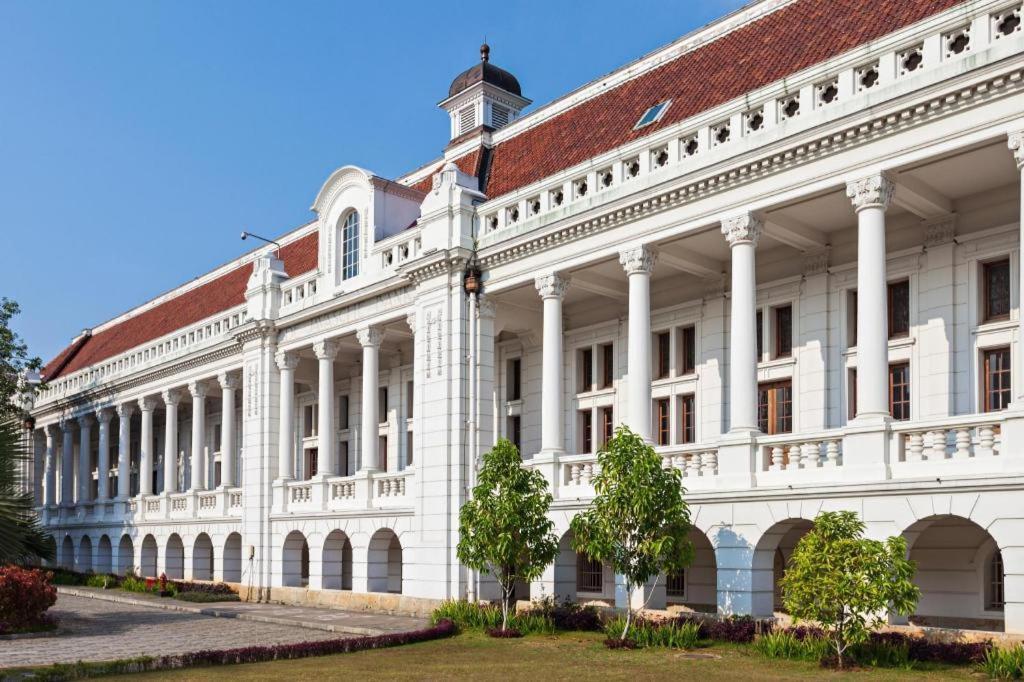 U Stay Hotel Mangga Besar Giacarta Esterno foto