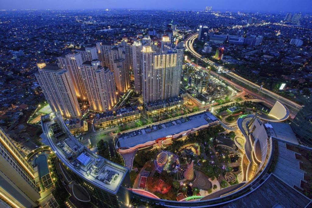 U Stay Hotel Mangga Besar Giacarta Esterno foto