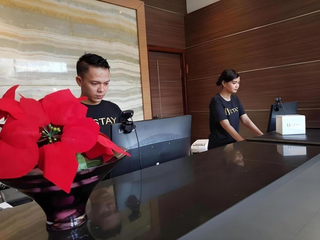 U Stay Hotel Mangga Besar Giacarta Esterno foto