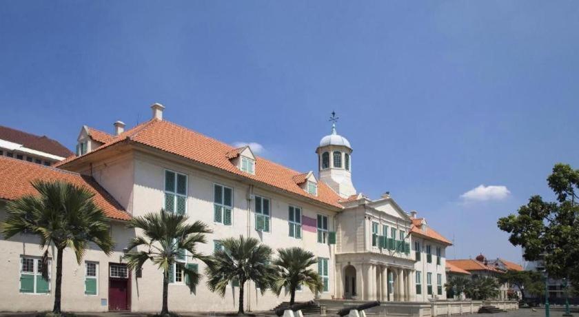 U Stay Hotel Mangga Besar Giacarta Esterno foto
