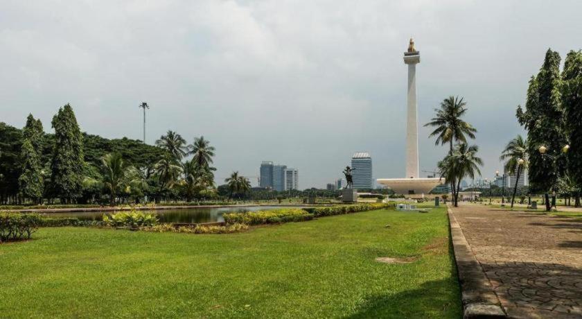 U Stay Hotel Mangga Besar Giacarta Esterno foto